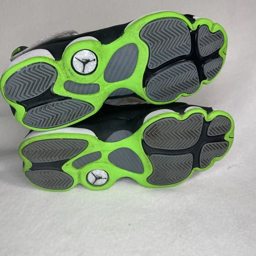 SIZE 4Y JORDAN 6 RINGS (GS) WHITE / GREEN STRIKE-BLACK GRADE SCHOOL 323419 130